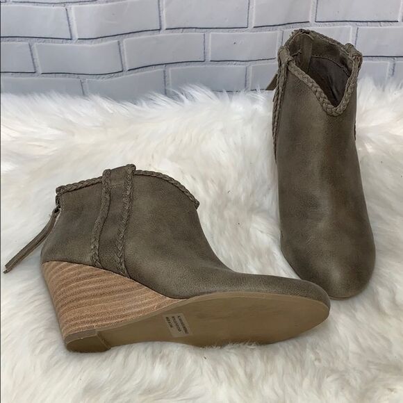 Report Gregorie Vegan Leather Booties Size 7 - Picture 1 of 8